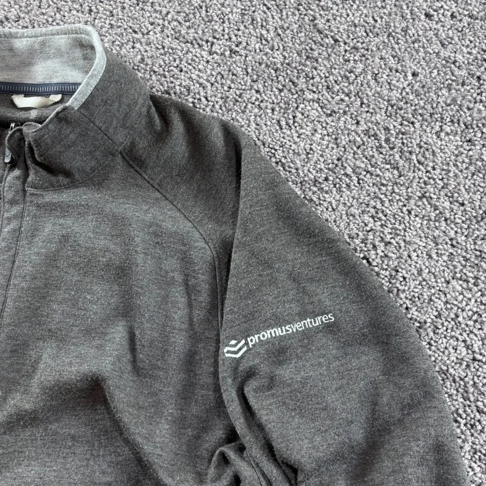 Zero Restriction Golf Jacket Mens L Gray 1/2 Zip Performance *Company Logo*